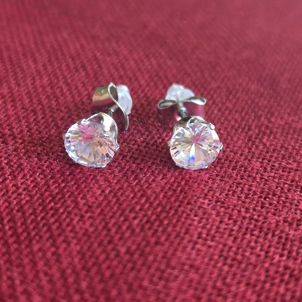 Silver Crystal Stud Earrings NWOT - Picture 5 of 5
